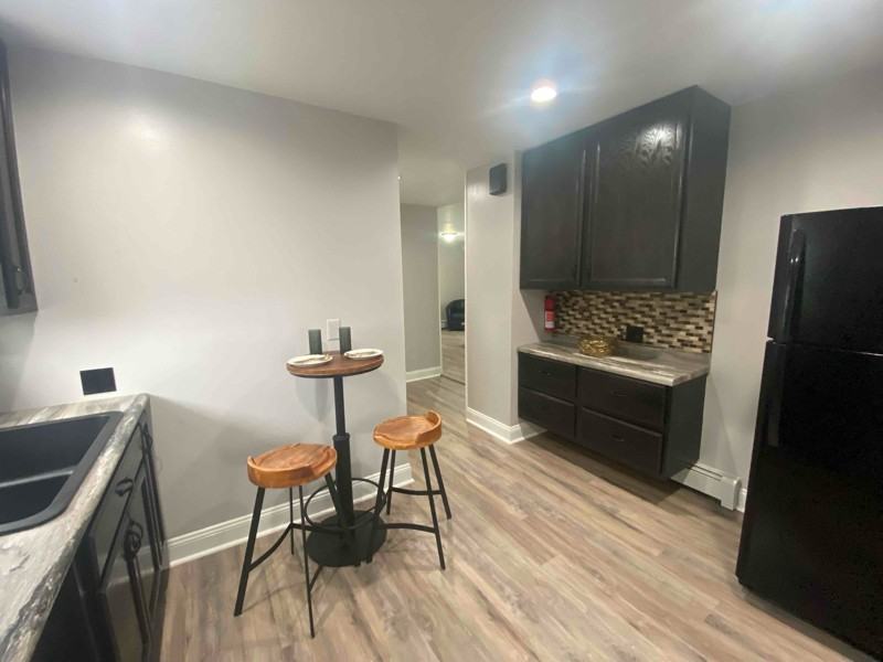 1204 Philadelphia St - Photo 2 of 9