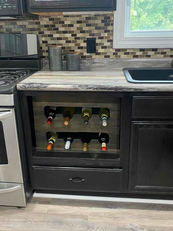 1204 Philadelphia St - Photo 4 of 9