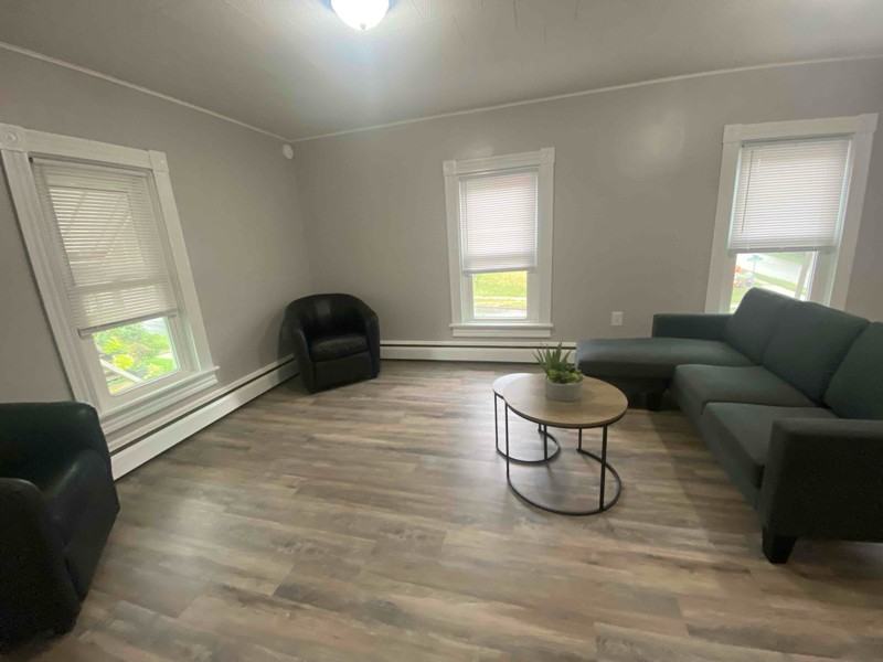 1204 Philadelphia St - Photo 5 of 9