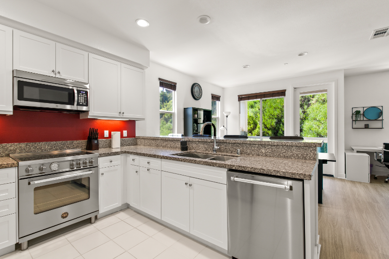 1110 Makena Way - Photo 3 of 31