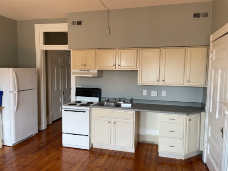 99 12th St #C - Photo 4 of 12