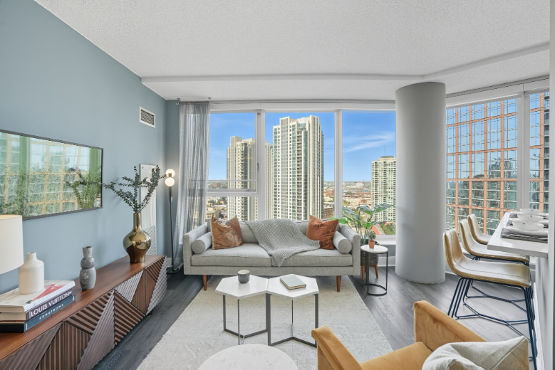 289 N Canal St - Photo 2 of 14