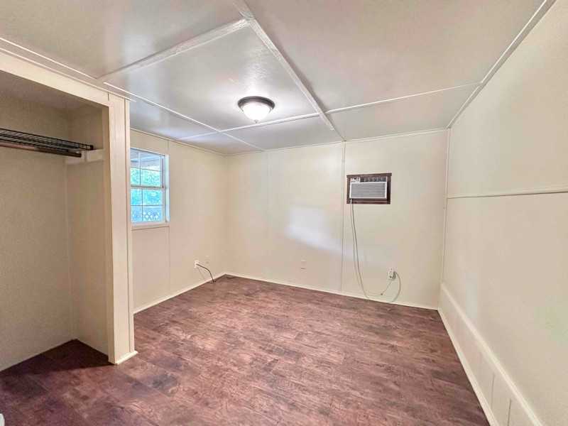 1135 Austin St #7 - Photo 6 of 6