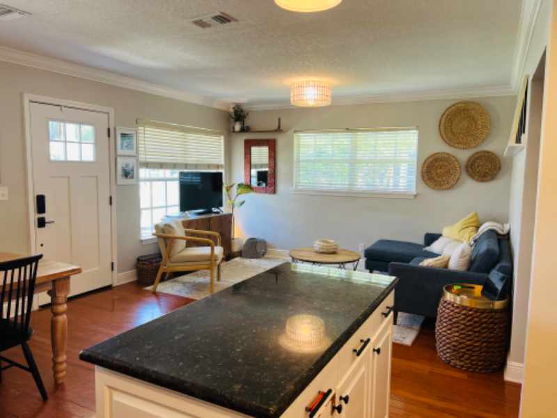 3607 S Waverly Pl - Photo 3 of 19