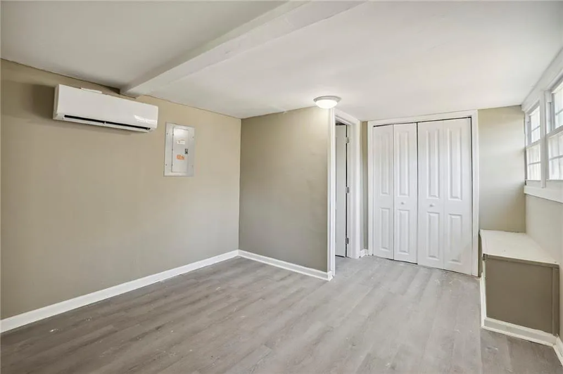 2541 Jewel St #B - Photo 3 of 6
