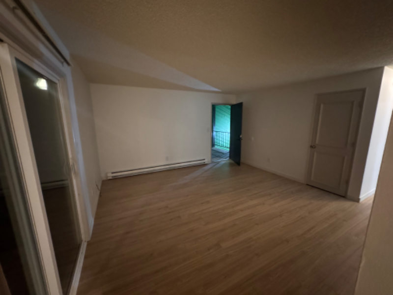 297 Main St W #3 - Photo 3 of 37