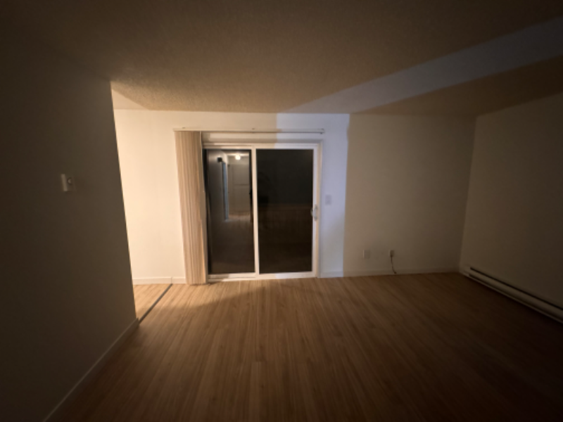 297 Main St W #3 - Photo 6 of 37