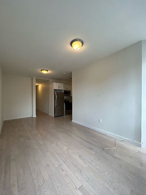 35 Kensington Ave #E4 - Photo 3 of 19
