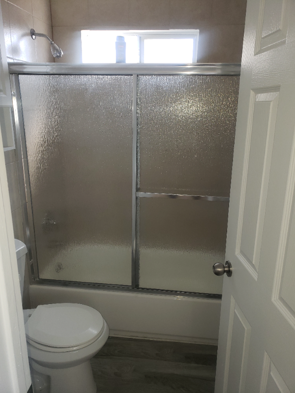 1540 1/2 W 58th St - Photo 4 of 5