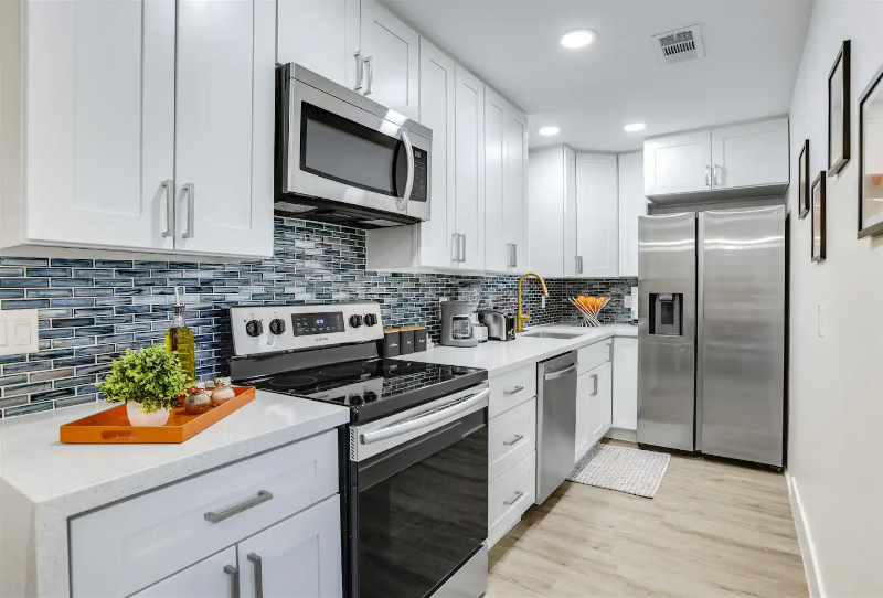 2825 N Los Felices Rd #203 - Photo 5 of 16