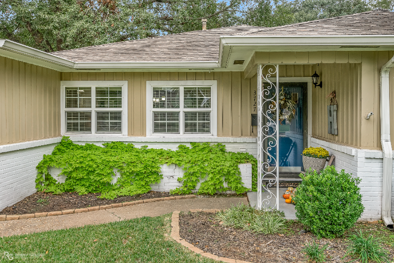 3727 Greenway Pl - Photo 3 of 28