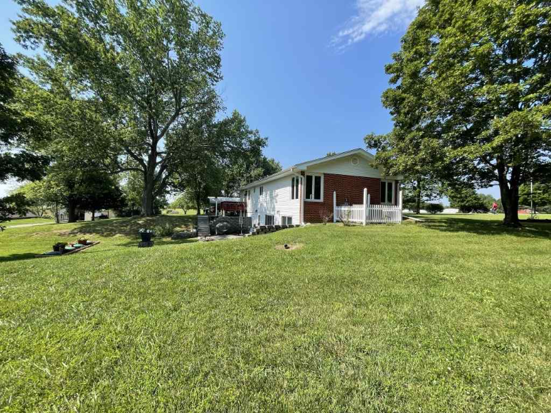 250 E Rosedale Rd - Photo 2 of 13