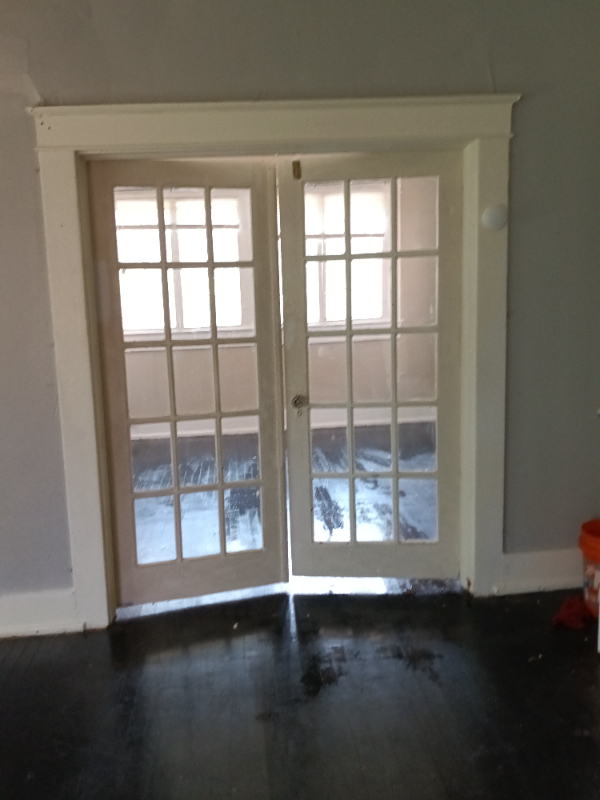 2410 Arlington Cres - Photo 6 of 11