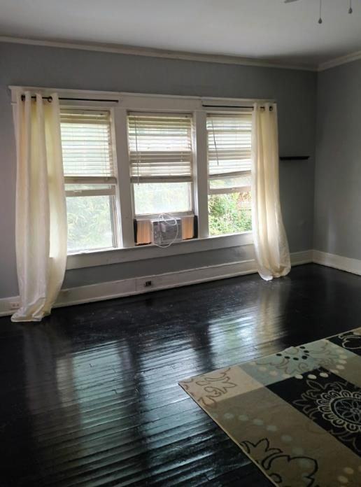 2410 Arlington Cres - Photo 7 of 11