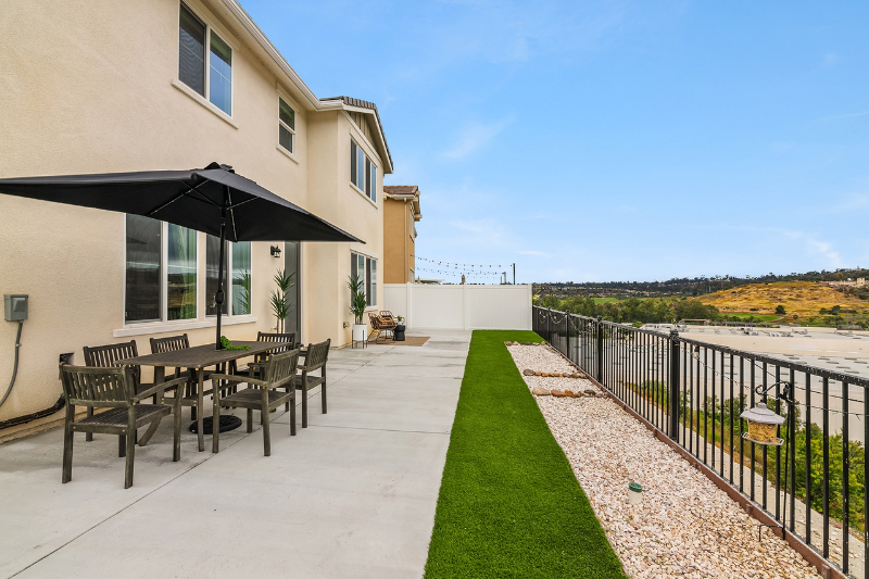 7284 Wembley St - Photo 6 of 41