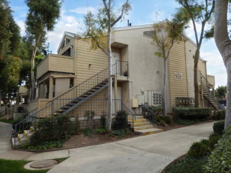 901 S Smith Ave - Photo 4 of 36