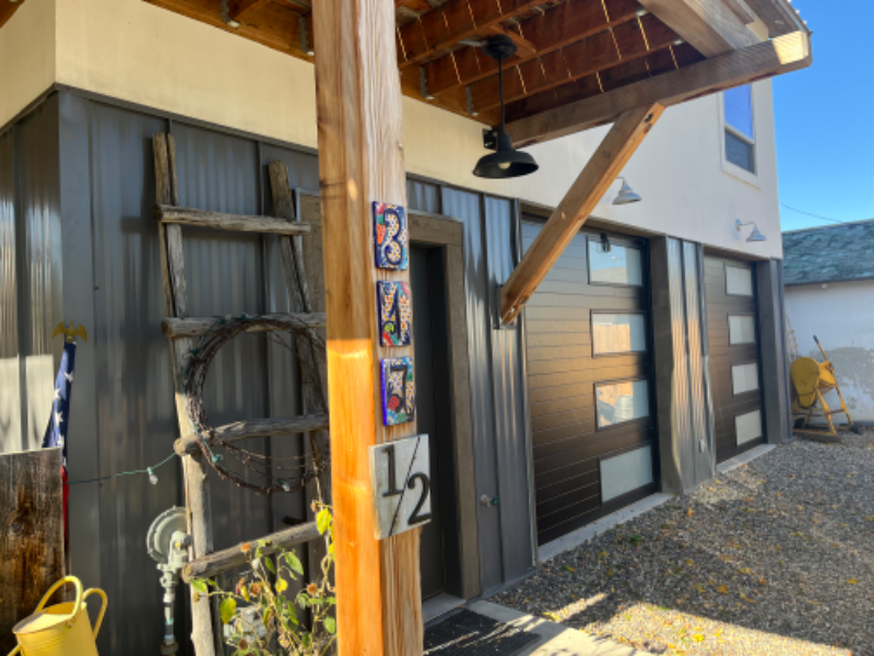 317 1/2 S E St #B - Photo 3 of 42