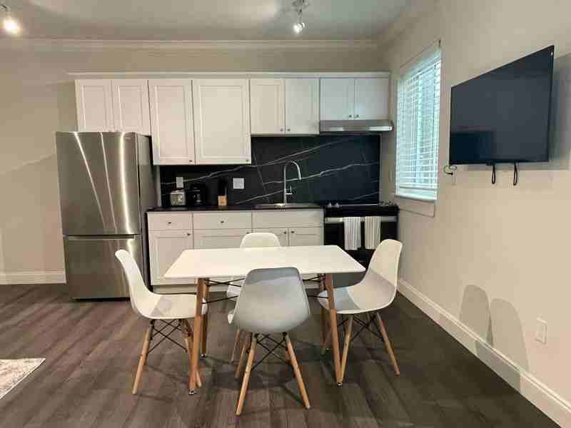 1135 Euclid Ave - Photo 4 of 5