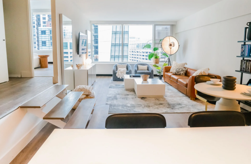 21 East Chesnut - Photo 2 of 7