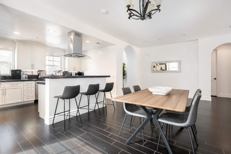 215 Alexander Ct - Photo 7 of 40