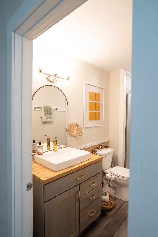 1138 W Cecil St #1138 - Photo 4 of 20