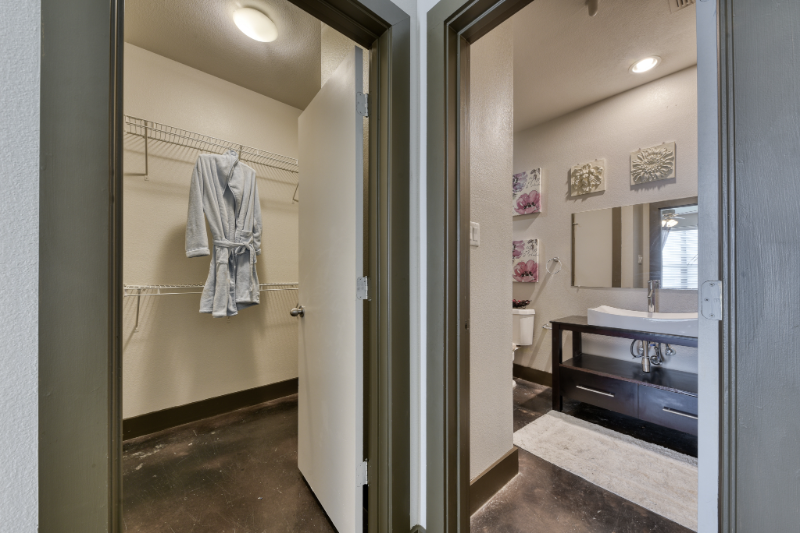 6201 Grissom Rd - Photo 7 of 35