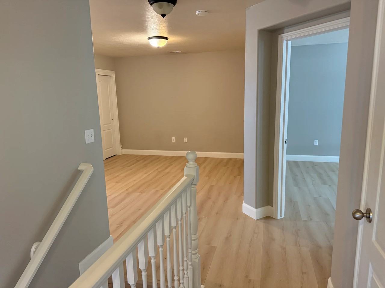 1093 N Fox Hollow Dr - Photo 2 of 31
