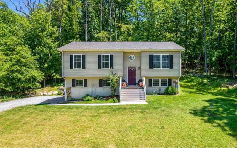 1624 Rolling Ln - Photo 2 of 19