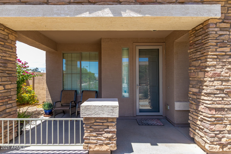 18096 W Paradise Ln - Photo 2 of 39