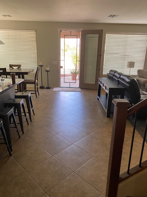 18096 W Paradise Ln - Photo 6 of 41