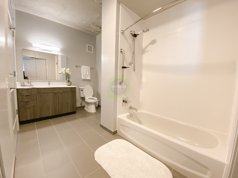 1035 W Addison St - Photo 6 of 12