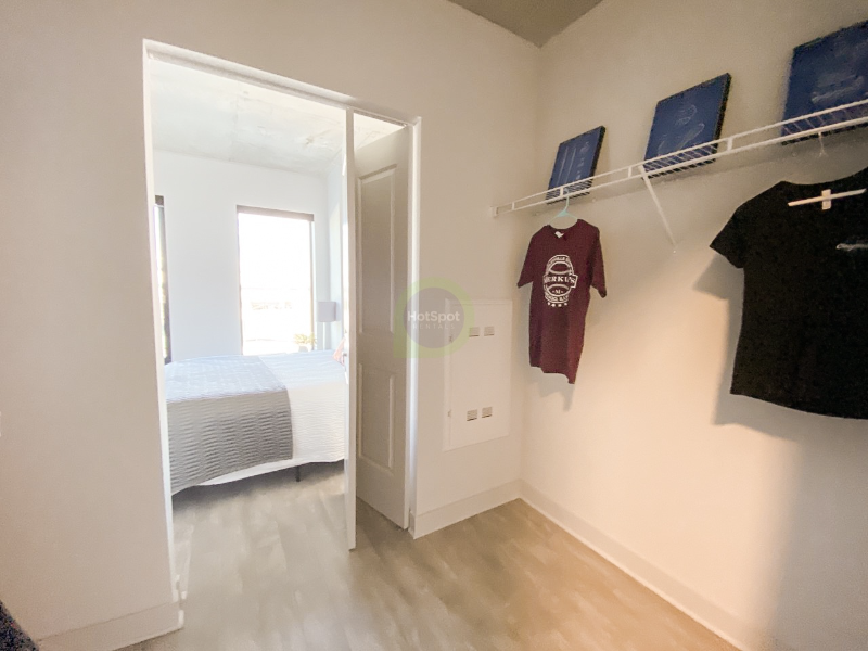 1035 W Addison St - Photo 7 of 12