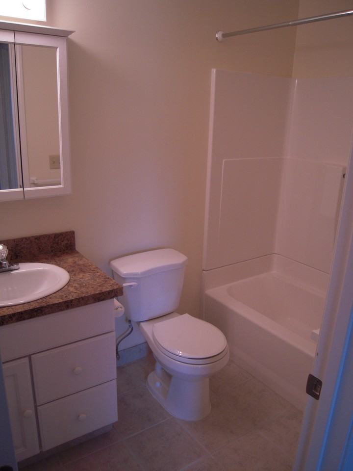 27635 Caroline Cir #606A - Photo 5 of 8
