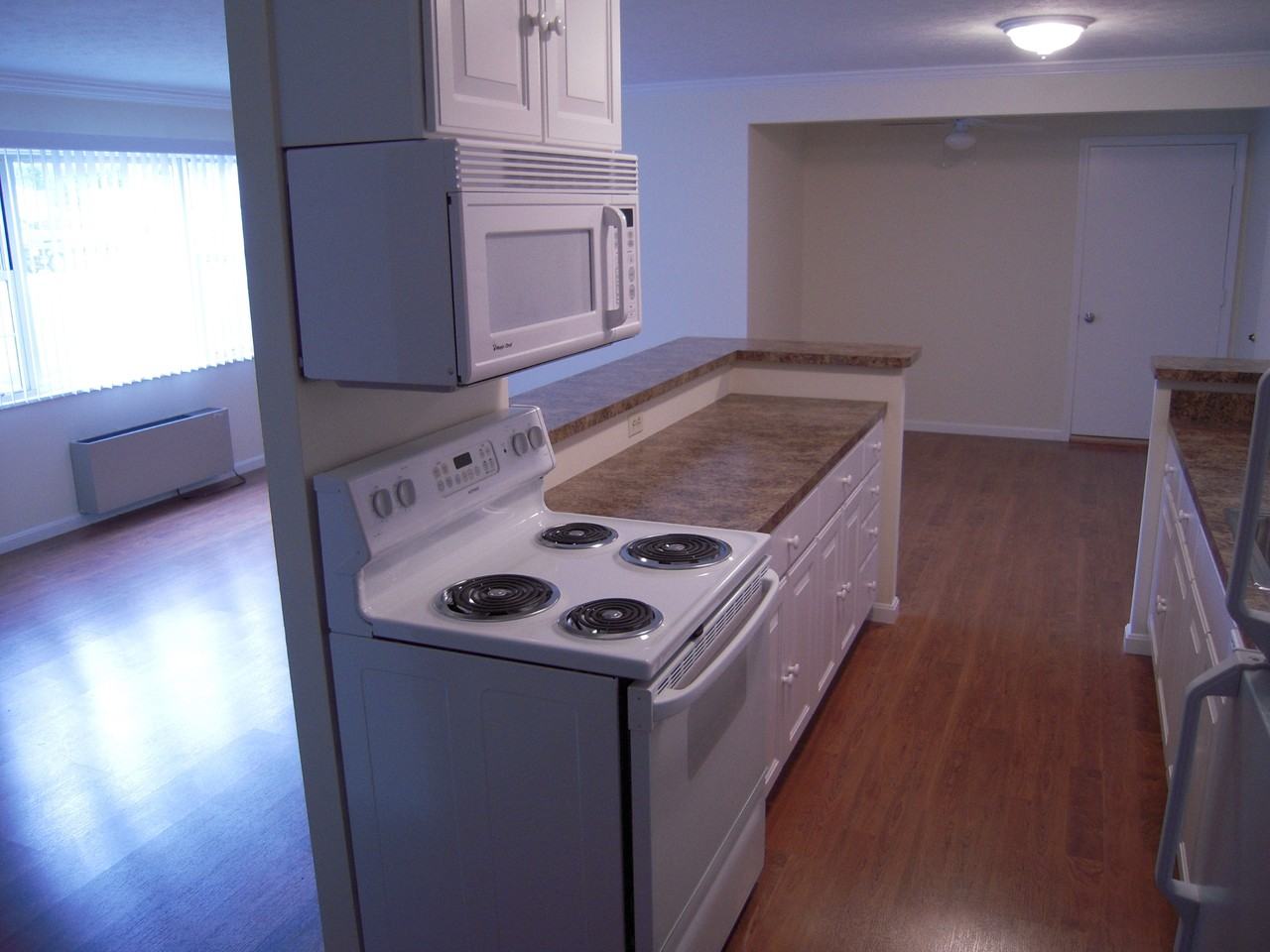 27635 Caroline Cir #606A - Photo 6 of 8