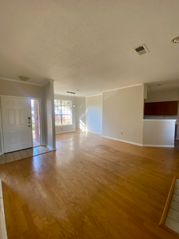 1116 Hunters Lake Dr - Photo 3 of 14