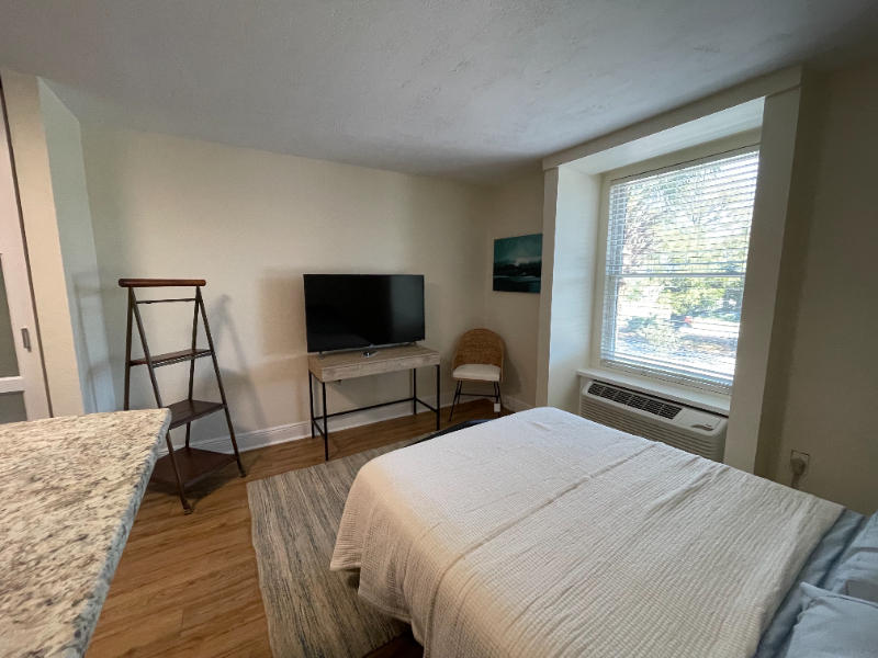 224 E Garden St - Photo 4 of 12