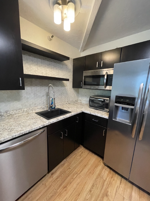 224 E Garden St - Photo 5 of 12
