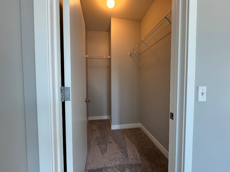 708 W Wayman St - Photo 7 of 16