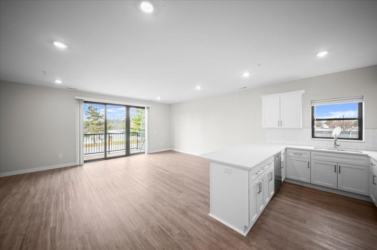 Post Dr Flats MU APTS - Photo 2 of 47