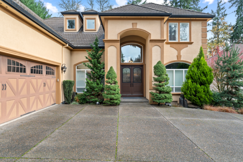14112 Heathrow Ln - Photo 2 of 34