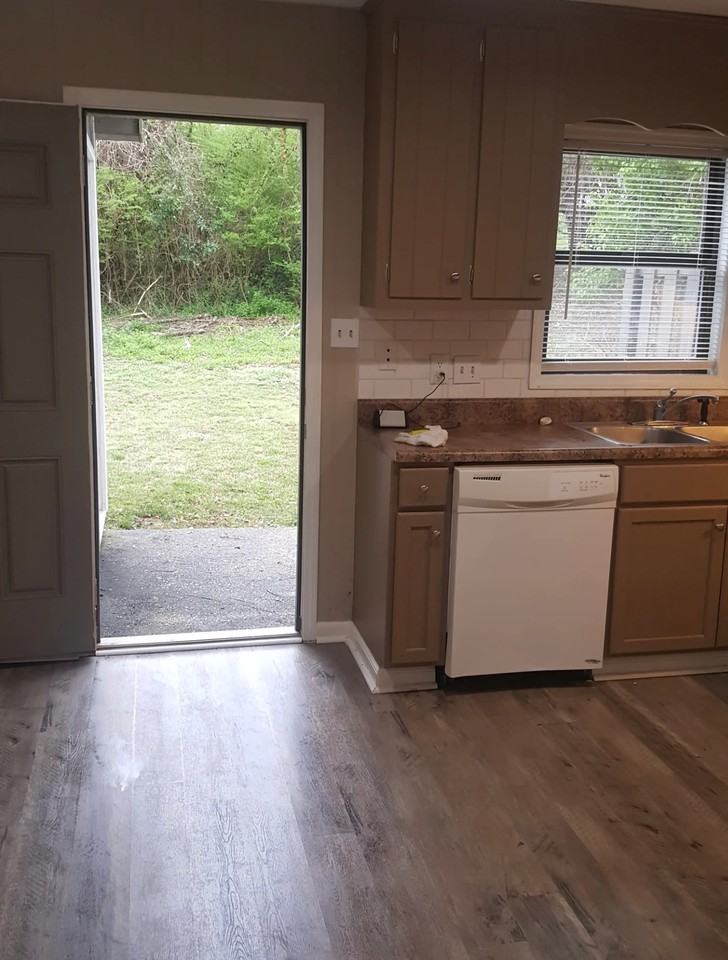 5744 Aftonshire Dr - Photo 3 of 9