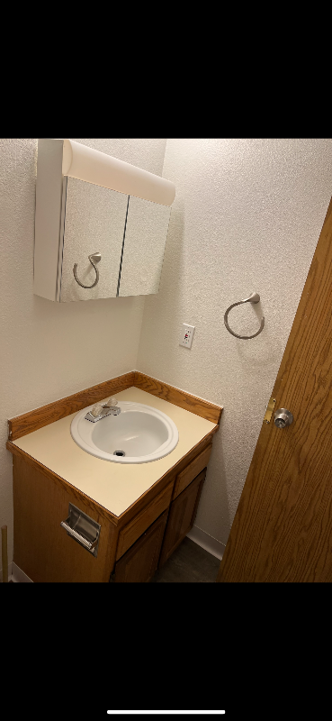 551 N Robin Cir #5 - Photo 3 of 4