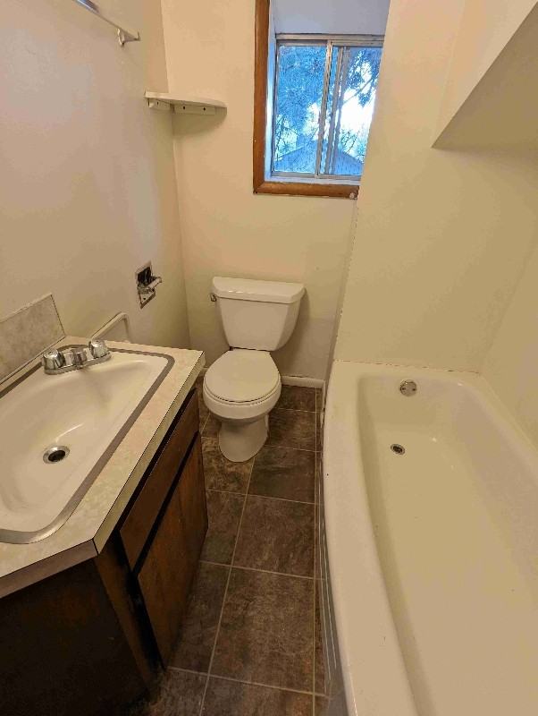 3797 D St Ne - Photo 4 of 8