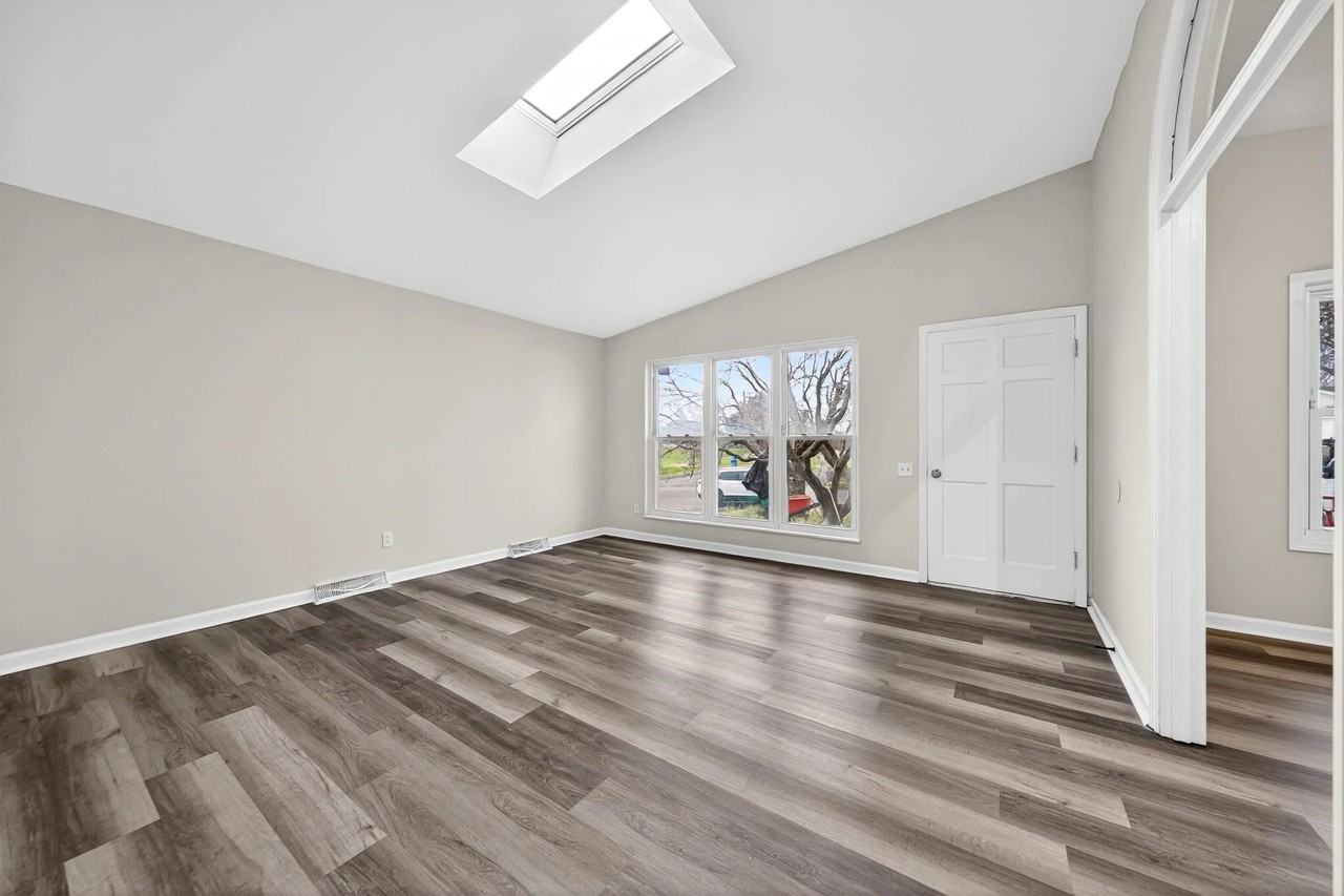 2550 Pheasant Dr - Photo 4 of 22