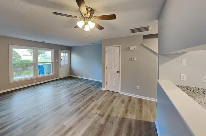 4 Providence Ct - Photo 3 of 4