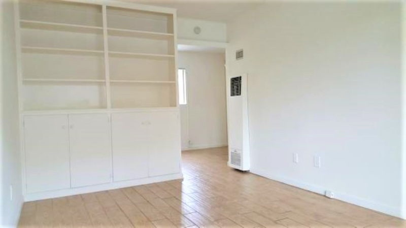 930 Thomas Ave #6 - Photo 6 of 12