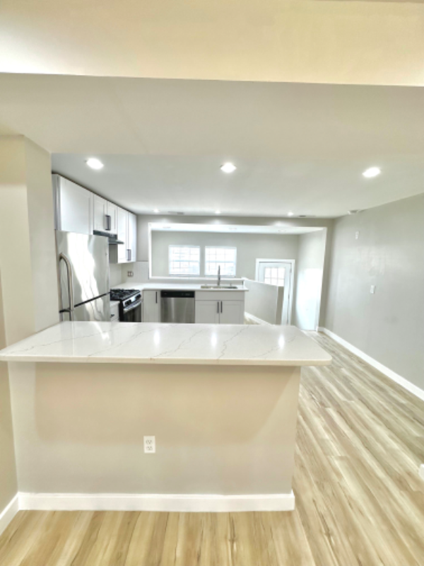 266 Saint Helena Ave - Photo 4 of 21