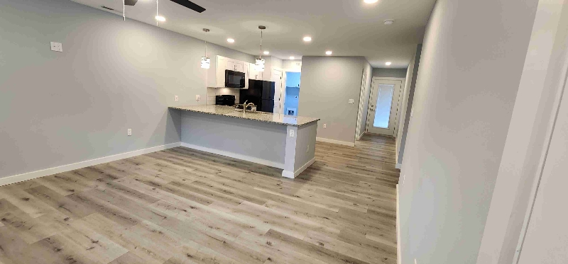 305 Wayne Ave #B - Photo 2 of 6