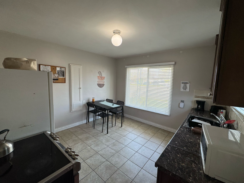 2577 S St #1 - Photo 5 of 11