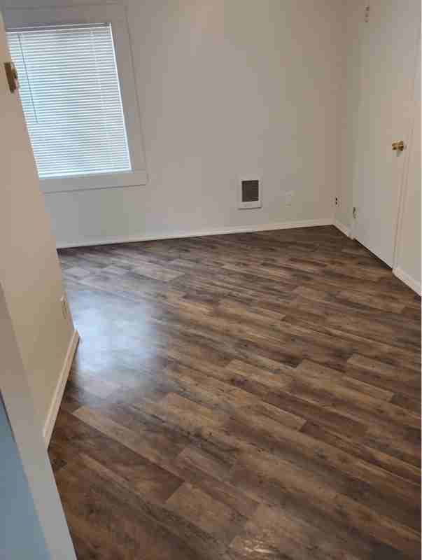 908 15th St #4 - Photo 7 of 11